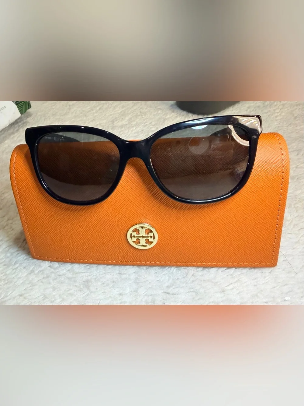 62. NEW Tory Burch Black Frame Sunglasses with Gray Lenses - Cat-Eye Style
